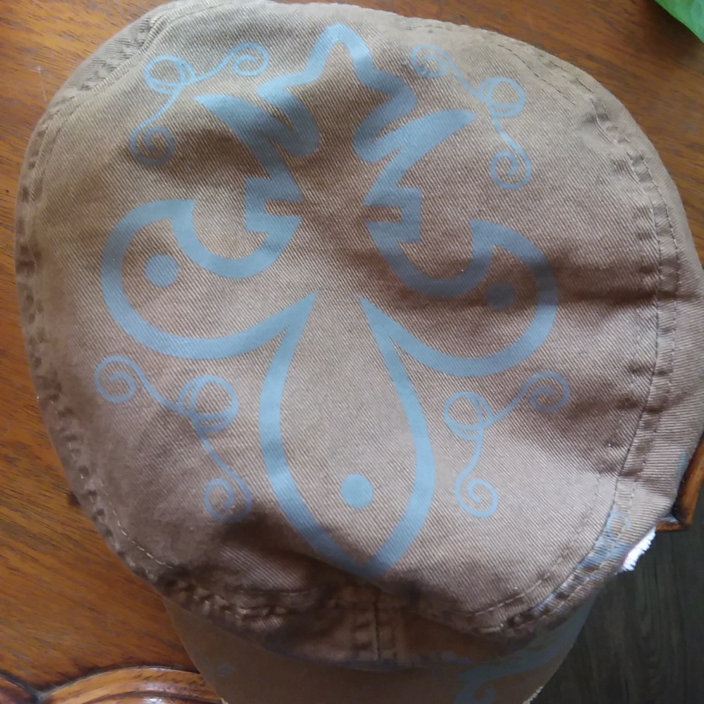 DP baseball cap for ladies. - Picture 2 of 4
